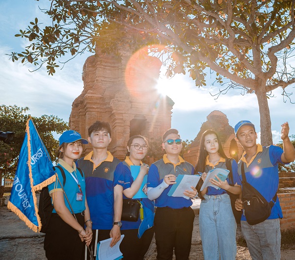 Học hướng dẫn viên du lịch tại Trường Saigontourist