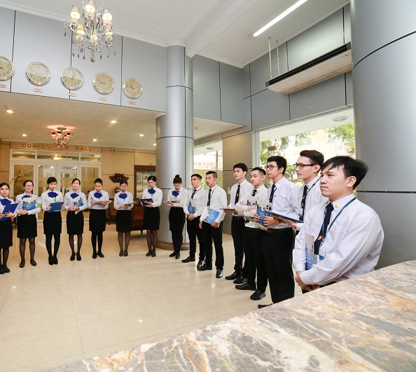 Khóa học Ngiệp vụ tiếp tân khách sạn tại Trường Saigontourist