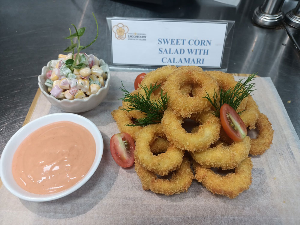 Sweet-corn-salad-with-calamari.jpg